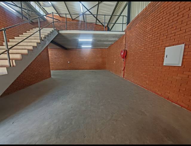 243M² WAREHOUSE TO LET IN ORMONDE